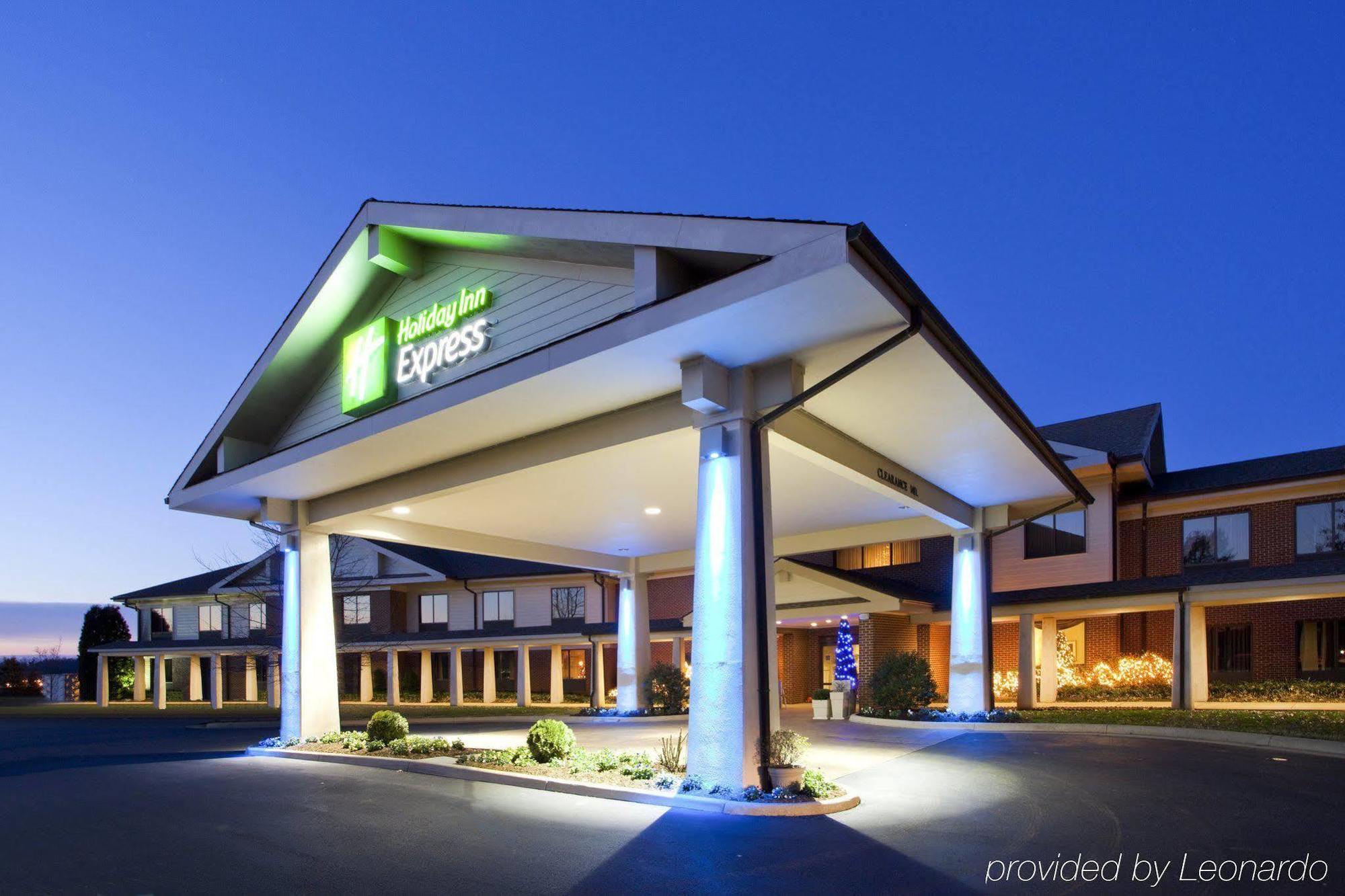 Round Hill Inn Orange Exterior foto