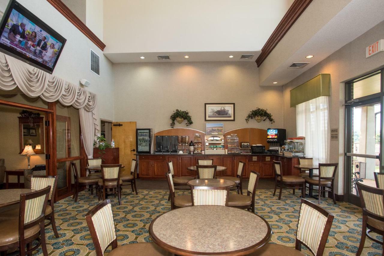 Round Hill Inn Orange Exterior foto